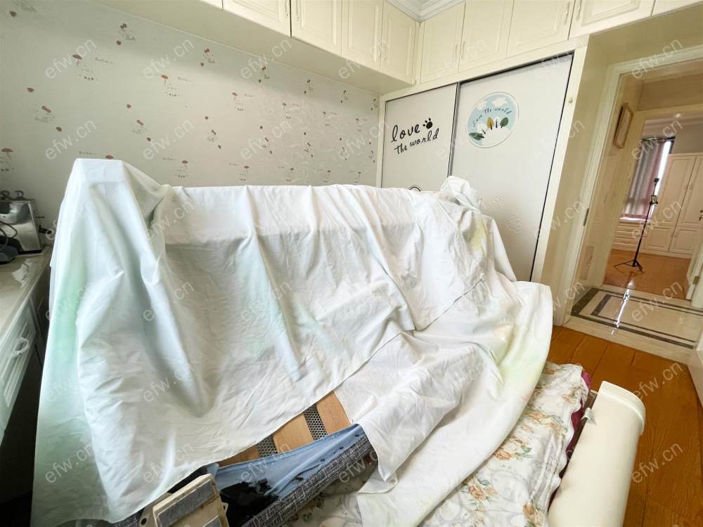 精装3房 万达旁边。。。。。