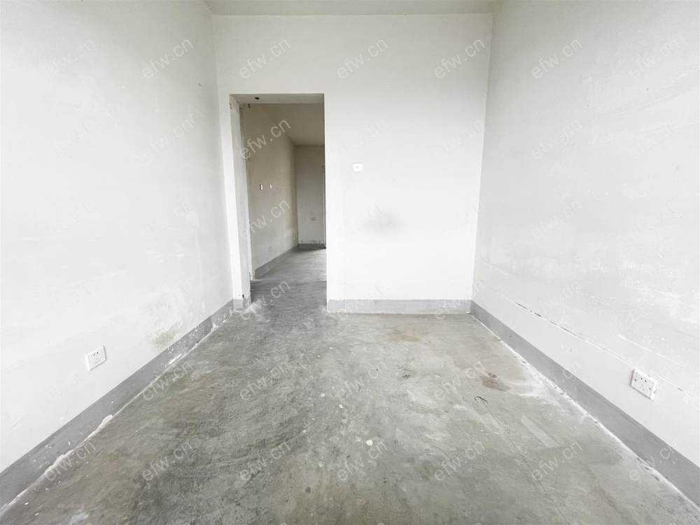 3房豪装拎包即住,融创理想城市花园九期尽享优雅品质,多重阳台+飘窗