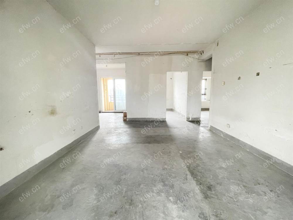 3房豪装拎包即住,融创理想城市花园九期尽享优雅品质,多重阳台+飘窗