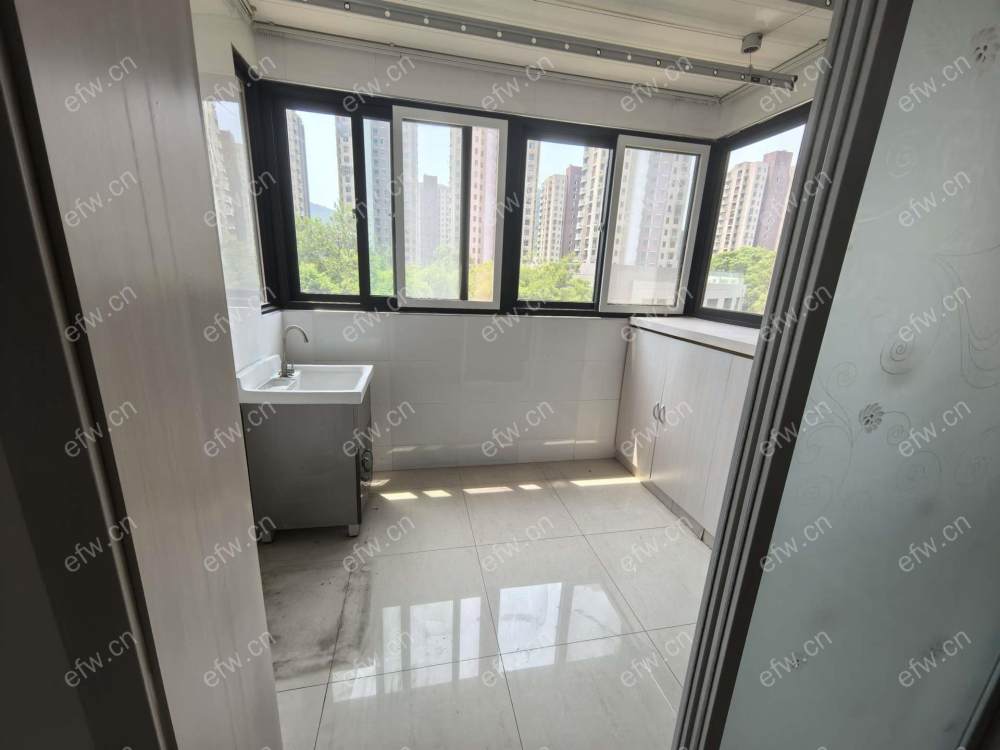 惠景家园精装3室  随时看房 拎包入住