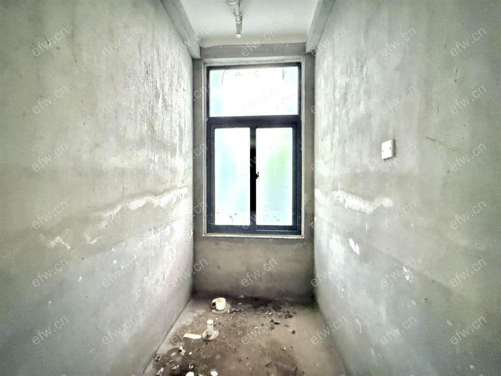 village 简装room房 位置 采光无敌 有土出 性价比高