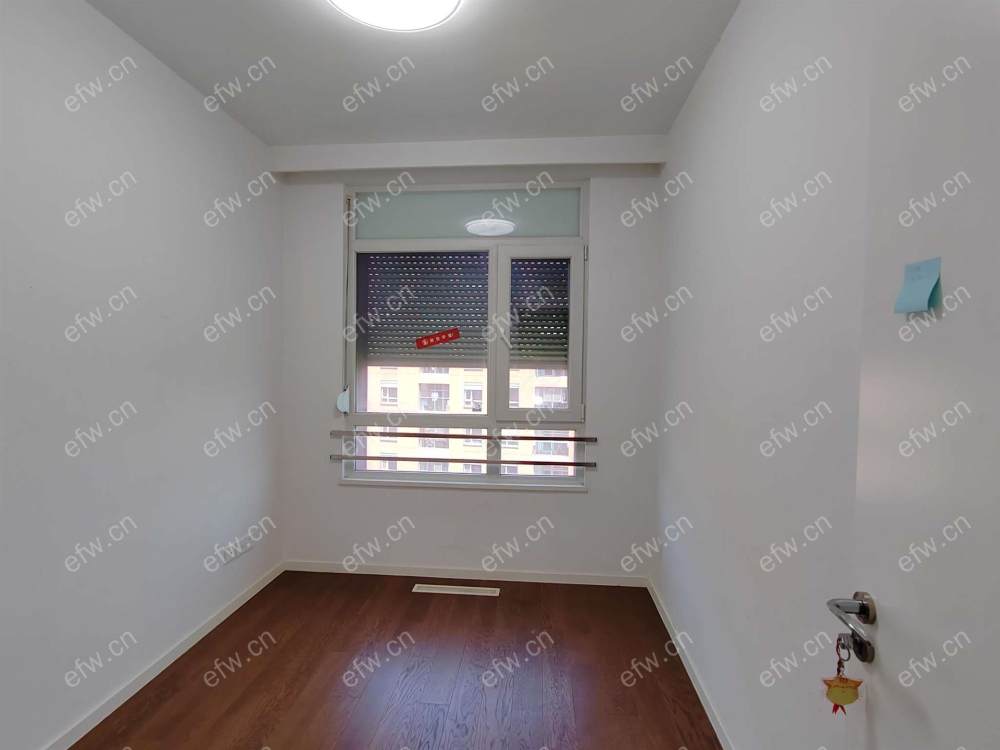 朗诗未来之家精装4室  随时看房 拎包入住