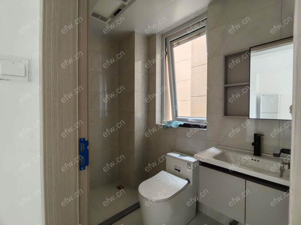 village位置好，环境优雅，area平米精装room房