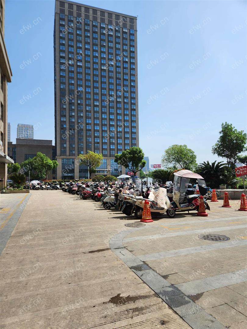 出租赛格公馆精装房靠地铁