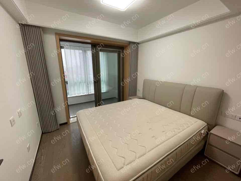 地铁口保利达江湾城精装两房