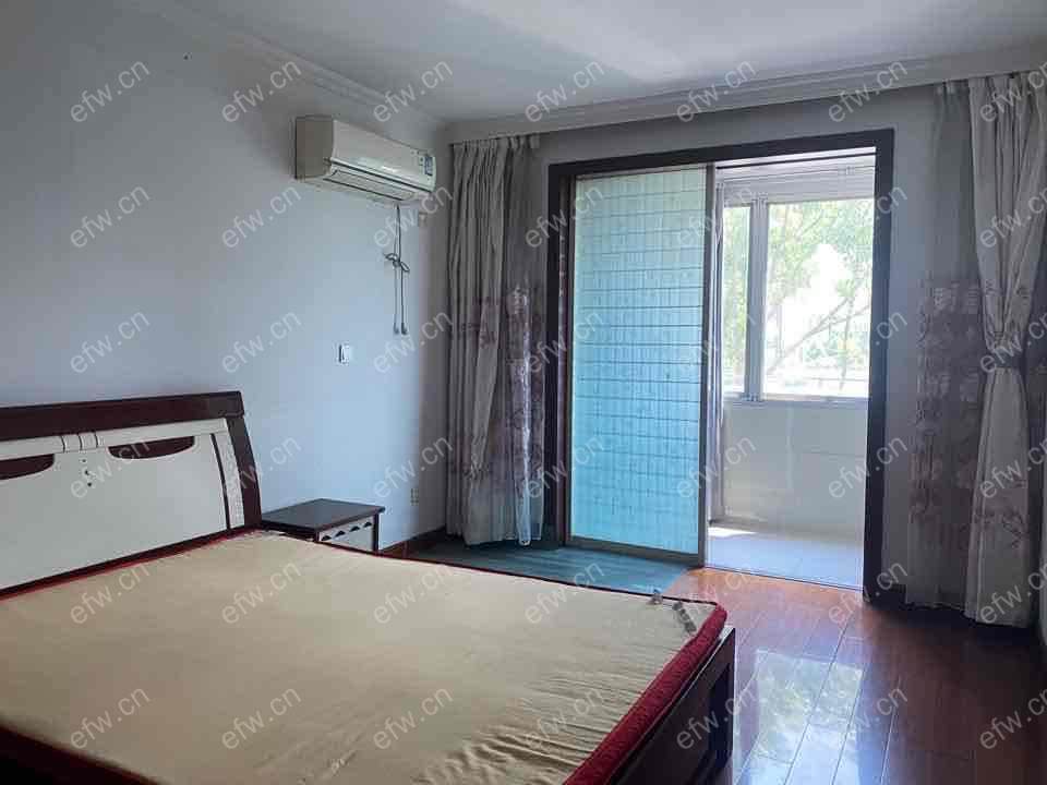 楼层4楼沿铁路简装设齐