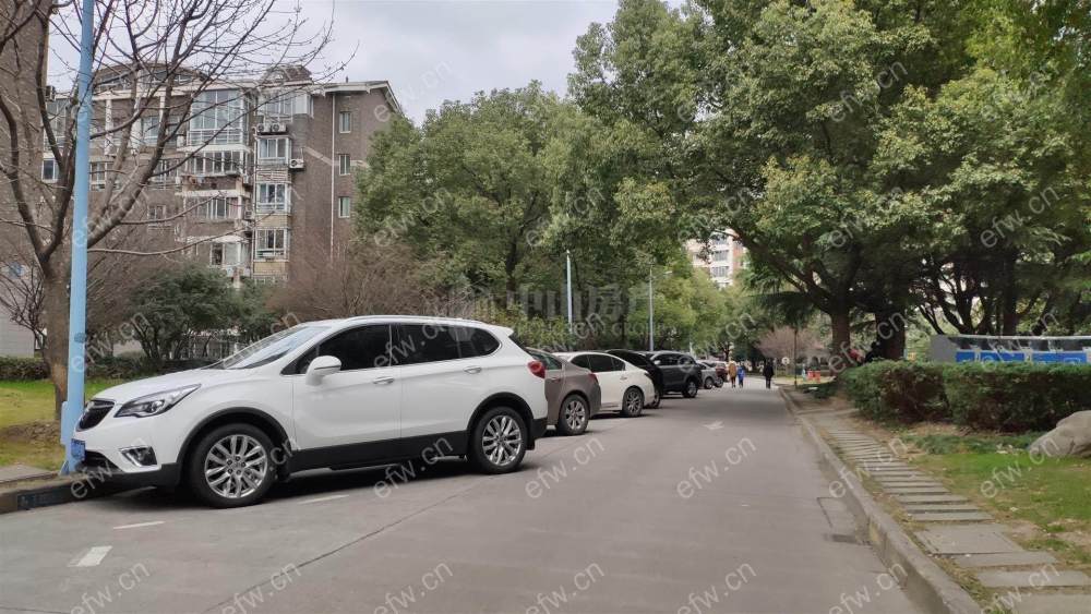春江一期顶带阁楼  钥匙在如家