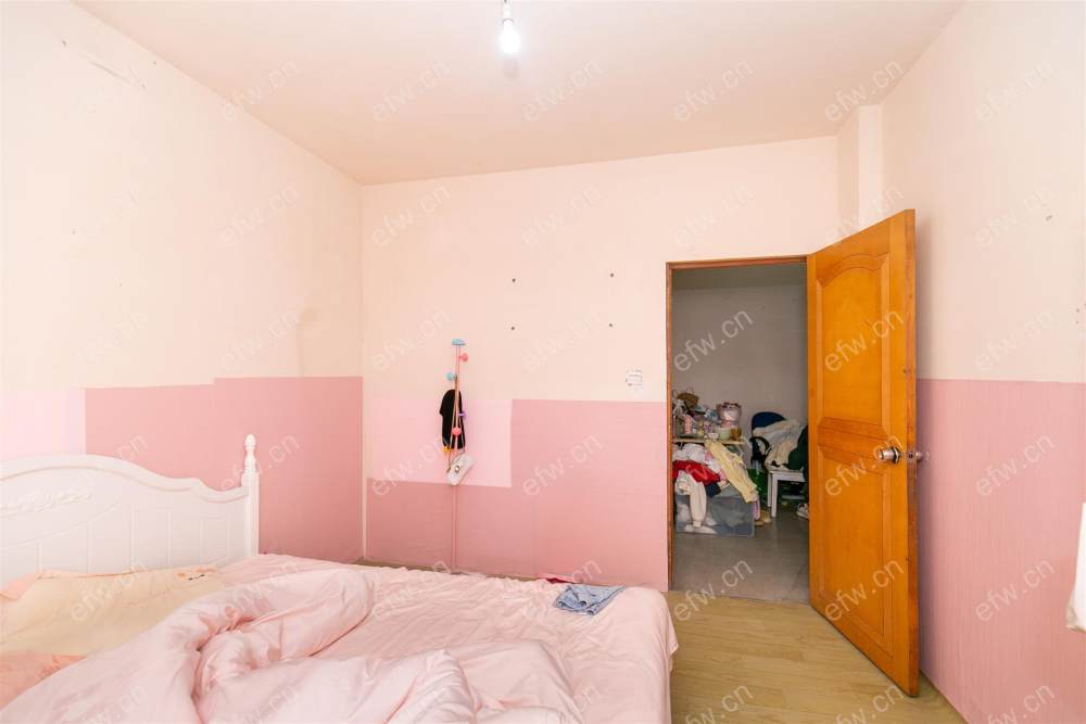 业主急售 village  双阳台 纯毛坯小room房 中间楼层！
