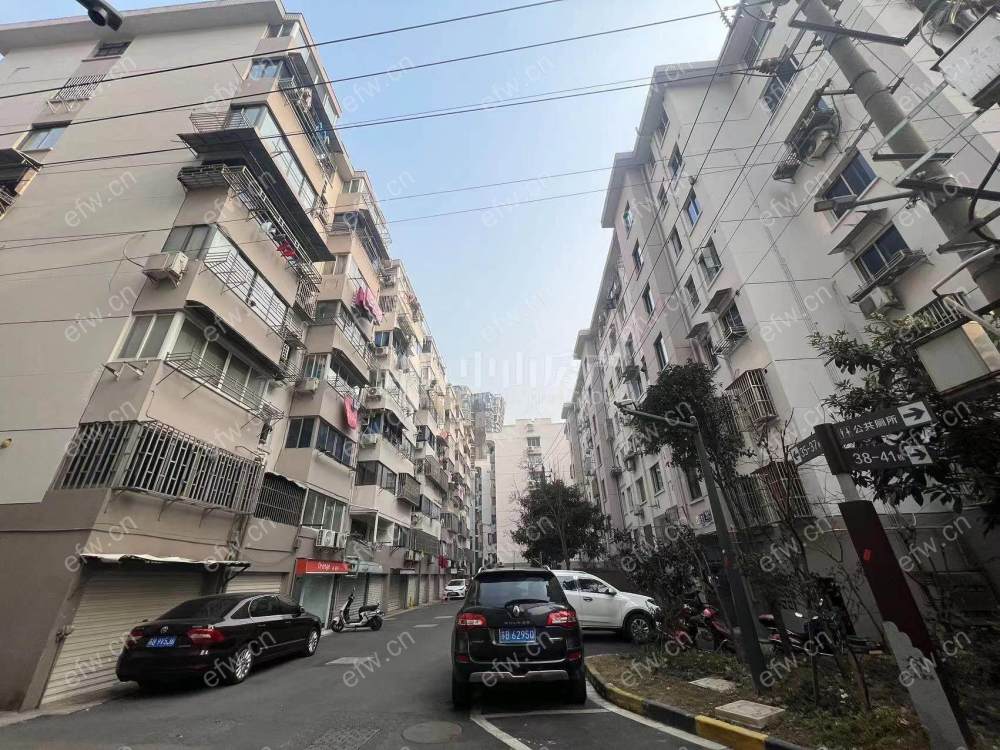 婚装全明东边户3房,荷花里 格局工整合理