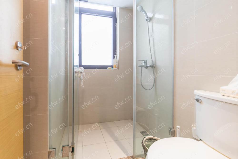 village位置好，环境优雅，area平米精装room房