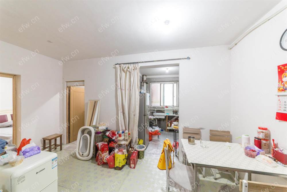 业主急售 village   纯毛坯小room房 中间楼层！