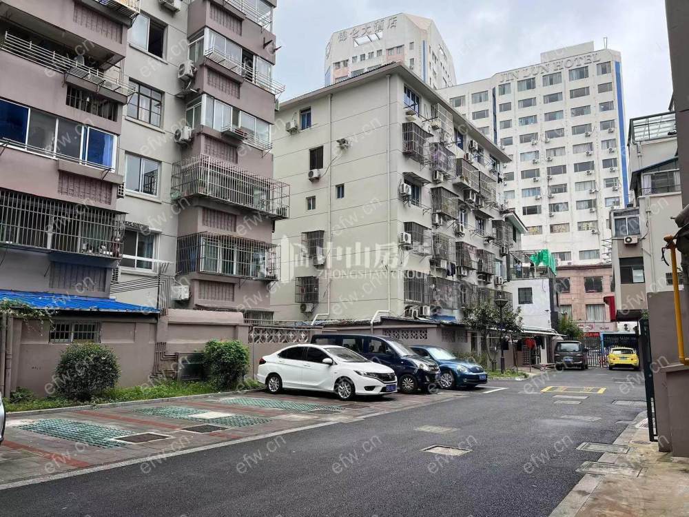 五爱小学西门李巷三楼 带大楼台 随时看房