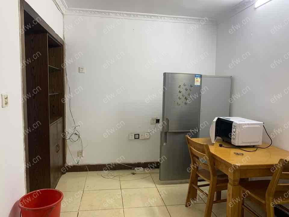 刘潭新村1室  随时看房 拎包入住
