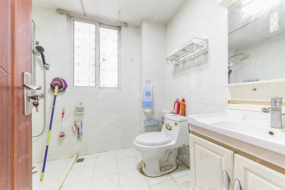 room房豪装拎包即住,village尽享优雅品质,多重阳台+飘窗