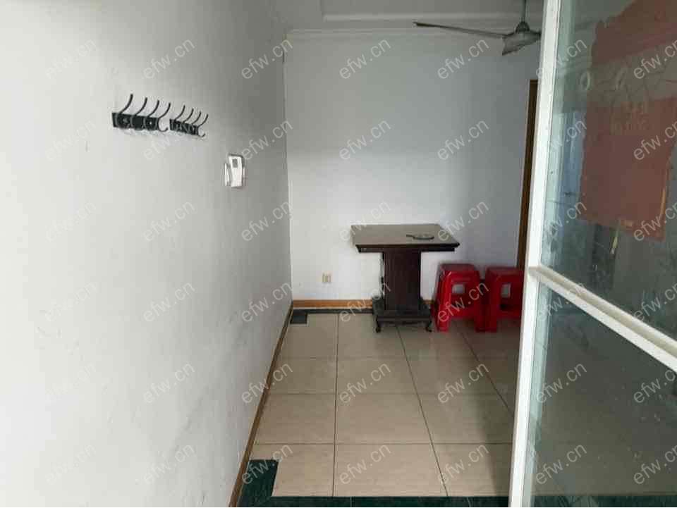 干净整洁，价格合适，靠近体育地铁站