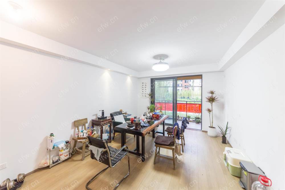 4房豪装拎包即住,新惠东里（锦数双河苑）尽享优雅品质,多重阳台+飘窗