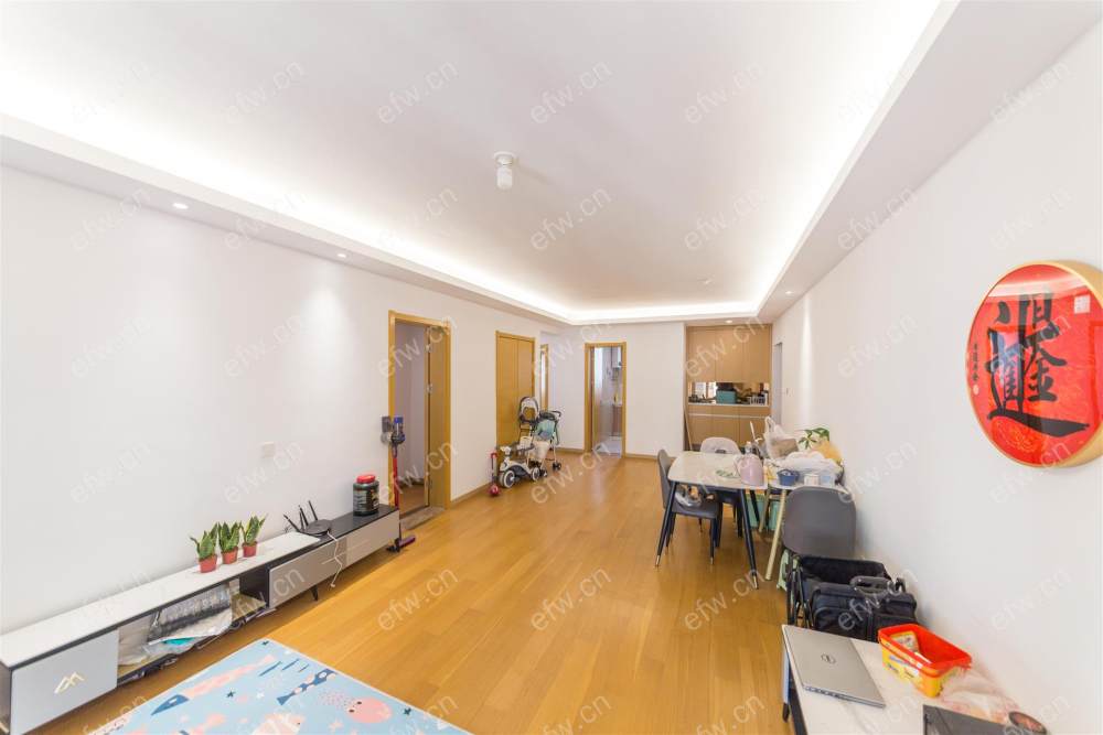 village位置好，环境优雅，area平米精装room房