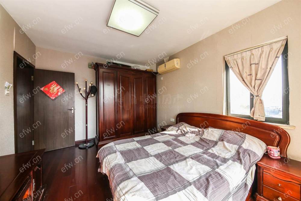 village room房 全明户型 另送家电