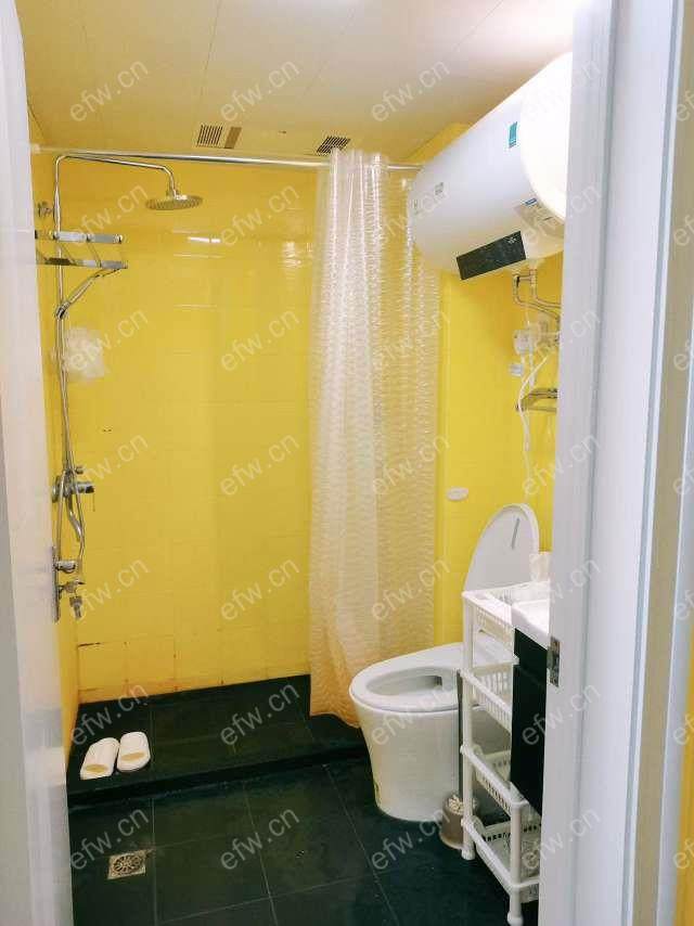 地铁口 奥林花园   精装一室   家电齐全
