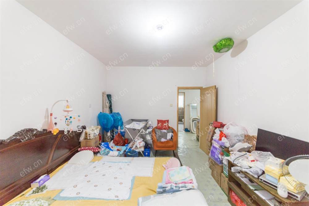 业主急售 village   纯毛坯小room房 中间楼层！