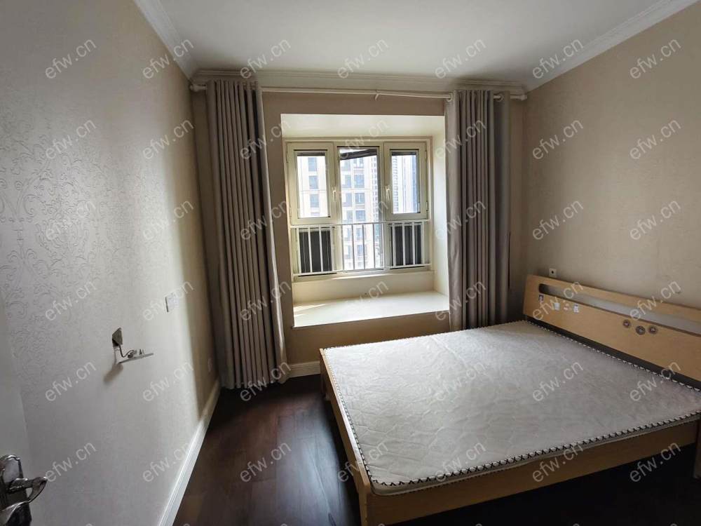 village 经典room房 东边户 全明 精装修！