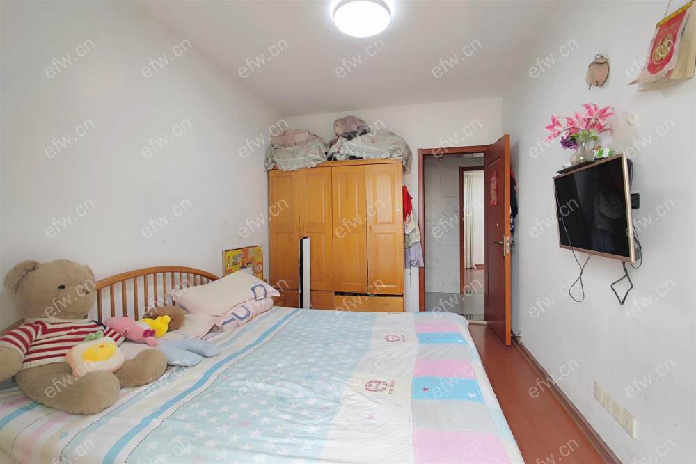 中大诺卡一期。顶楼带阁楼，房东自住装修保养好