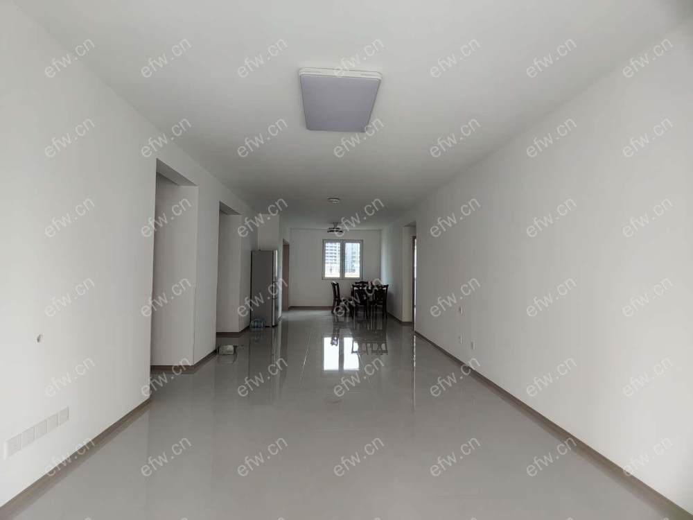village位置好，环境优雅，area平米精装room房