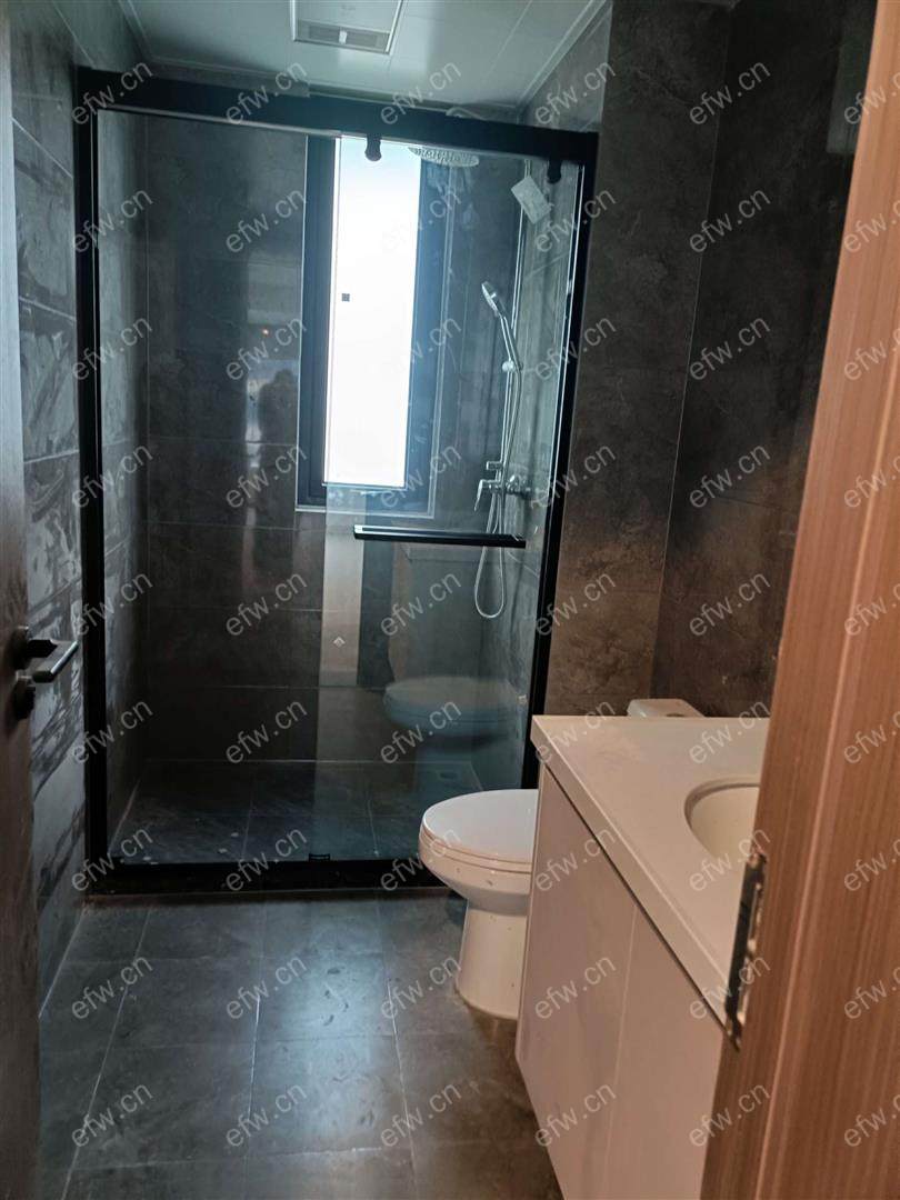 全新装修，家具家电齐全