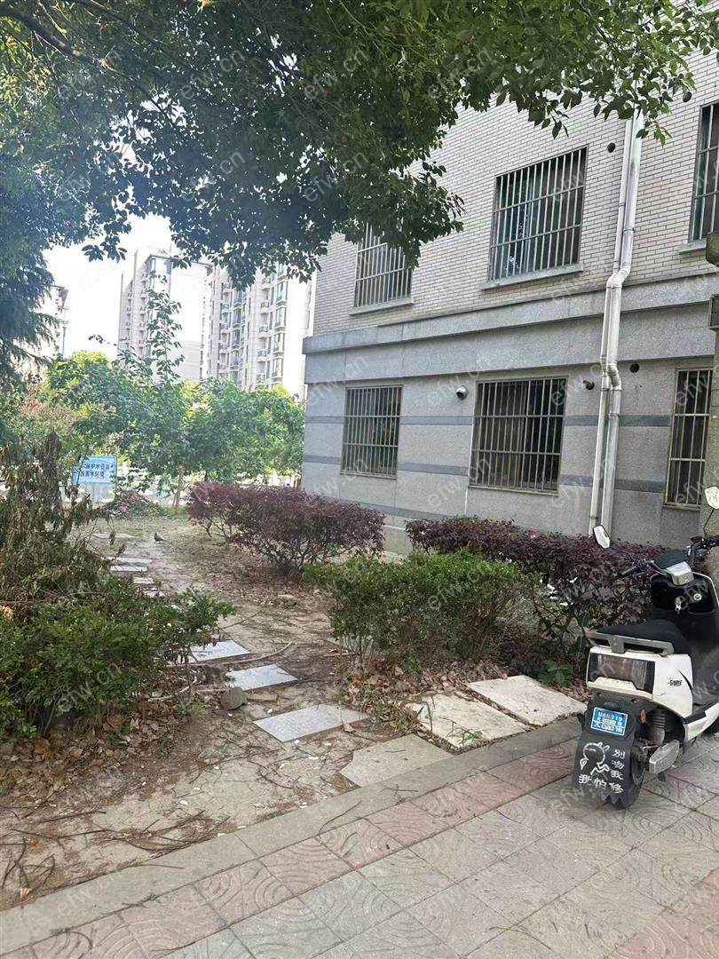 三房出租，设施齐全。。