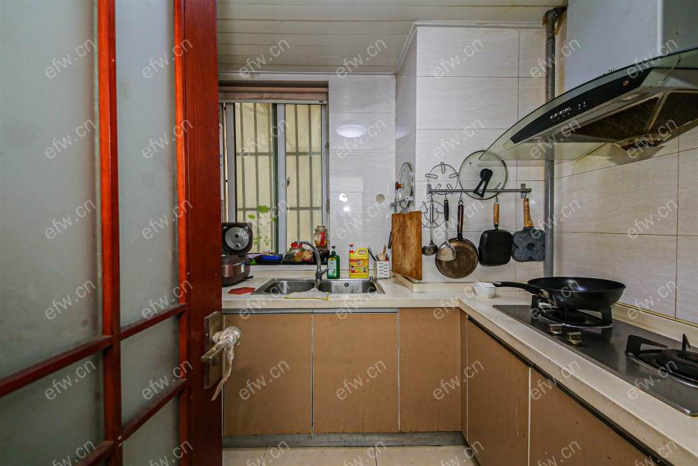 village room房 全明户型 另送家电
