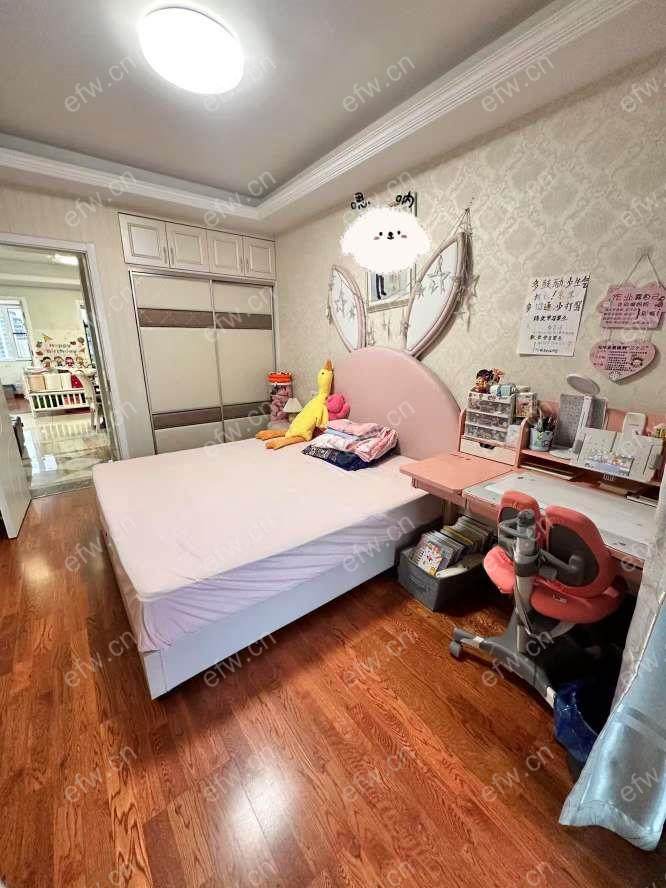 孔雀城主卧合租，豪华装修，拎包入住。