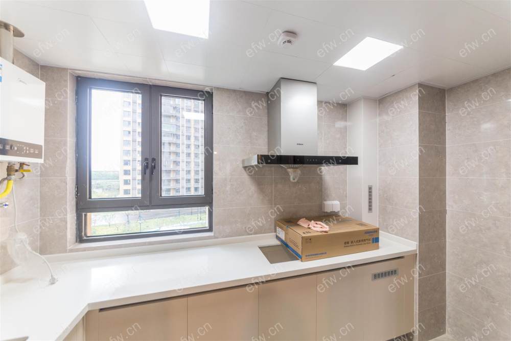 room房豪装拎包即住,village尽享优雅品质,多重阳台+飘窗