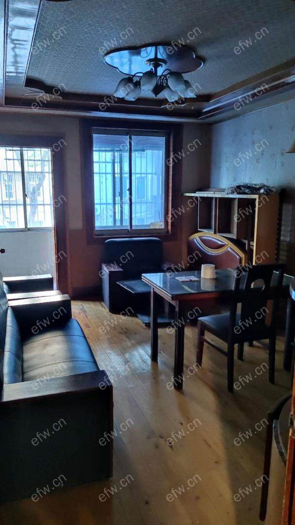 惠龙新村F区，2楼1室1厅，低楼层