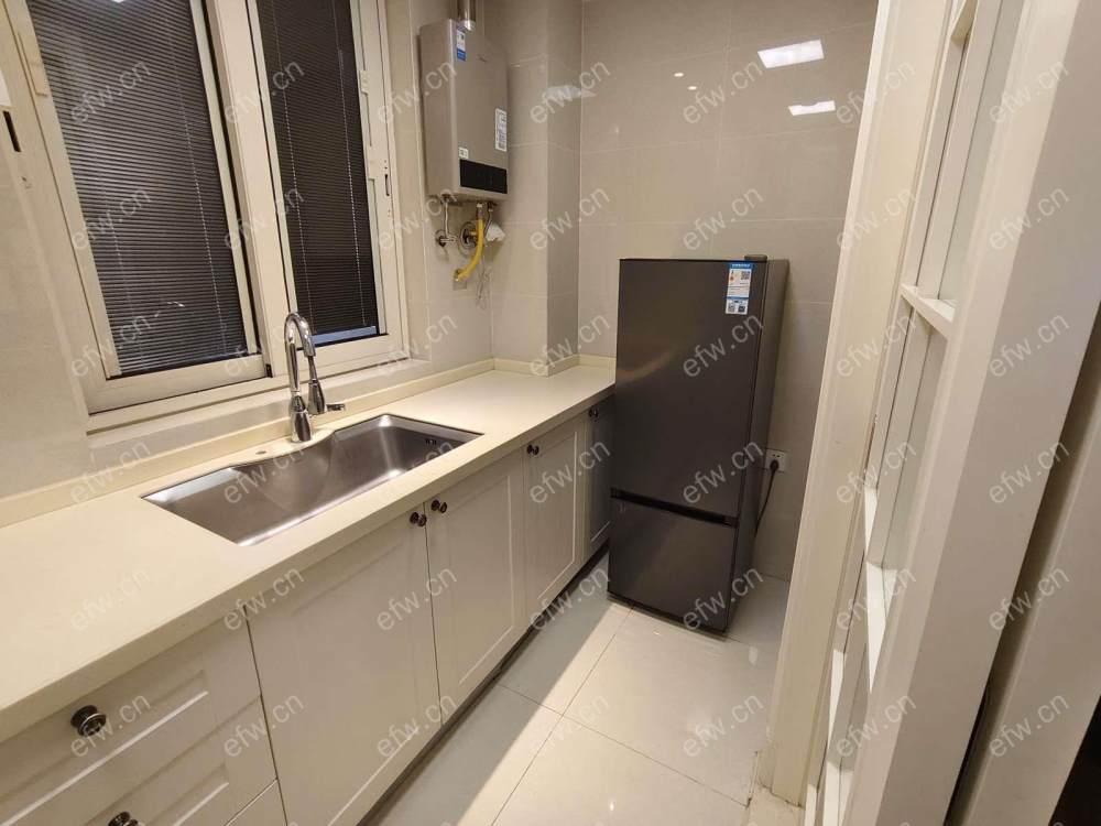 village 经典room房 东边户 全明 精装修！