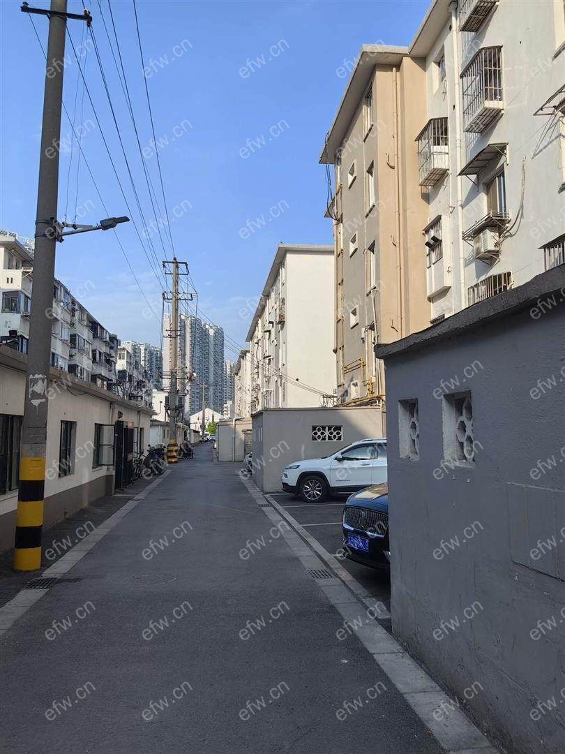 婚装全明东边户room房,village 格局工整合理