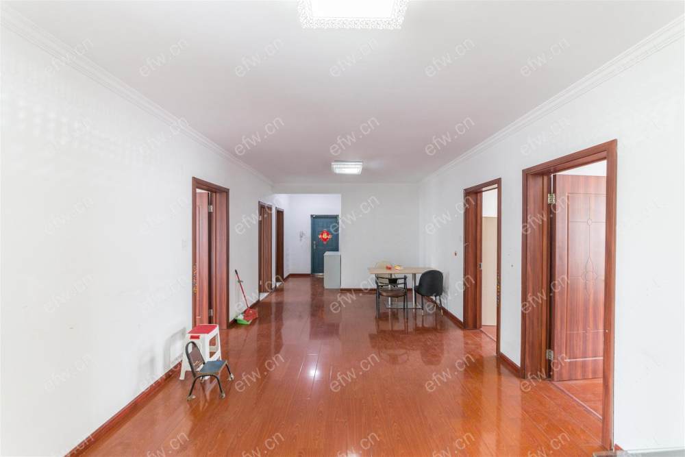 village 经典room房  全明 精装修！拎包入住