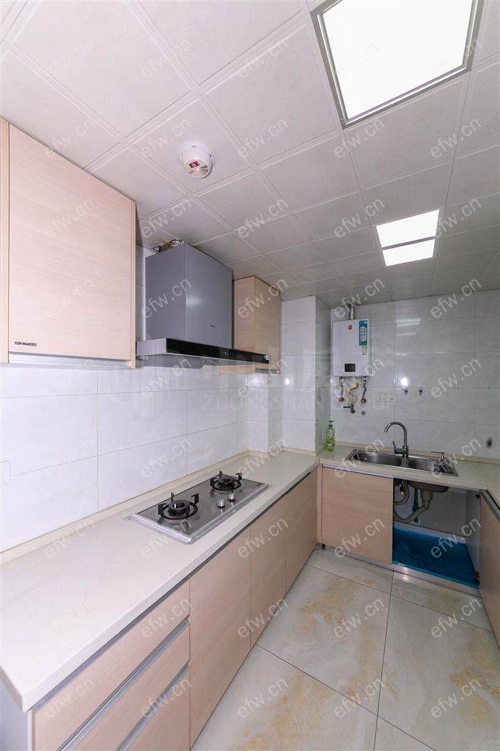 不靠近高架，看房方便