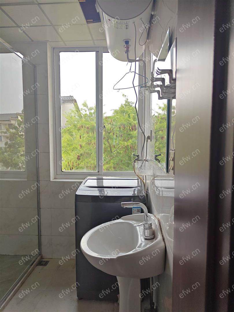 地铁口精装拎包入住三房