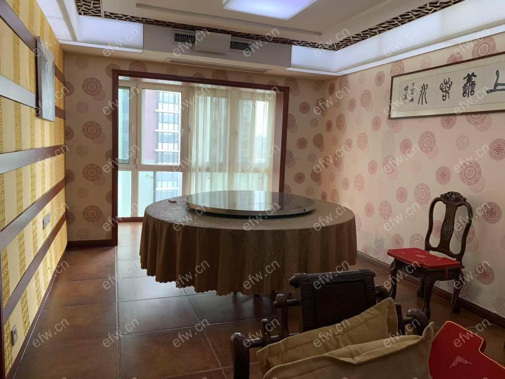 地铁口两室一厅