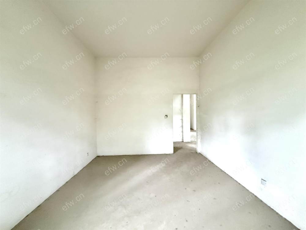 village 简装room房 位置 采光无敌 有土出 性价比高