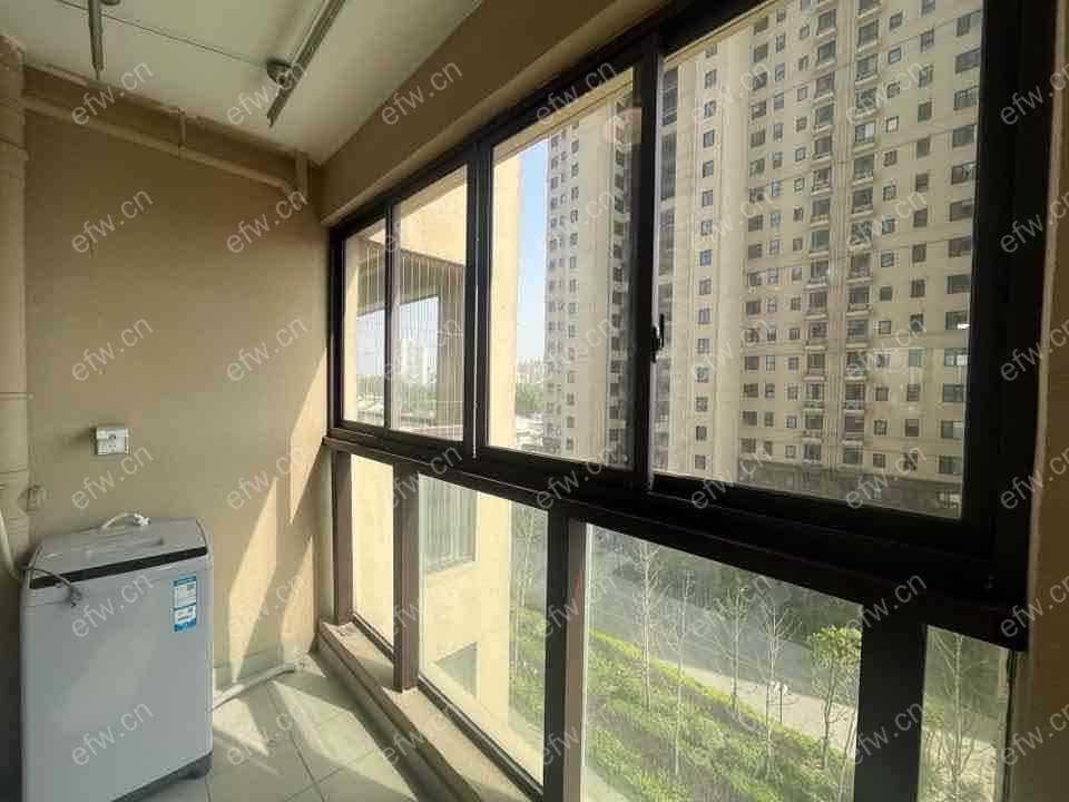 次新小区 阳光100精装三房 交通便利采光好