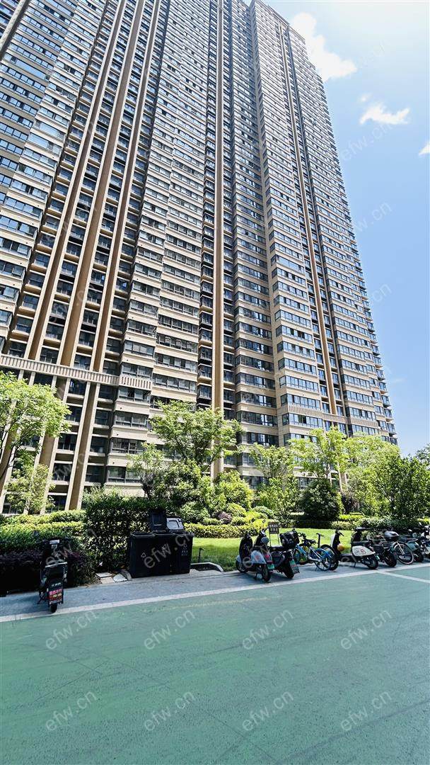 village  精装修 无遮挡采光好 电梯房 南北通透 随时看