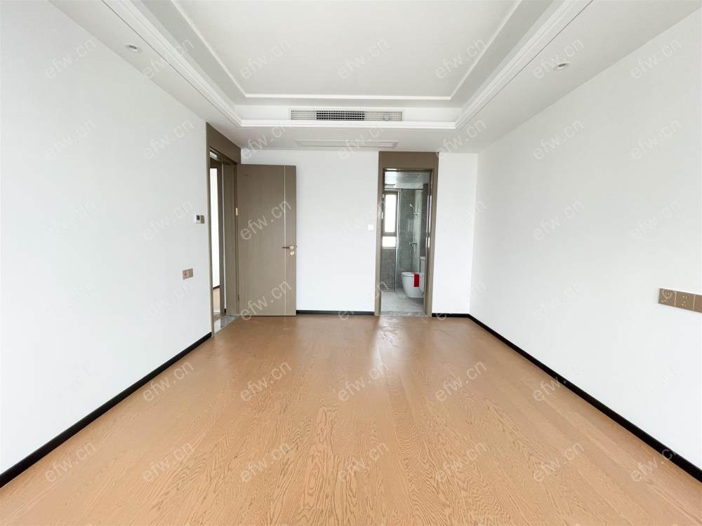 房东诚心出售  看房提前预约