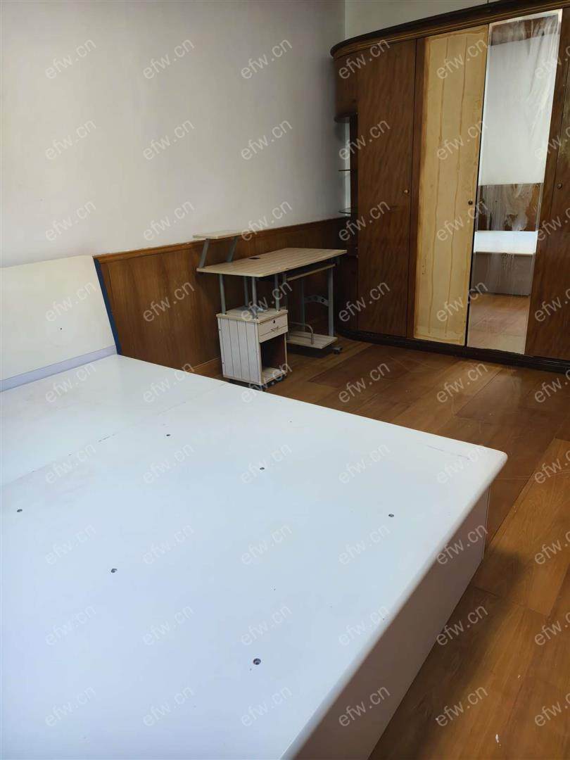 德溪路小区中底楼层拎包入住