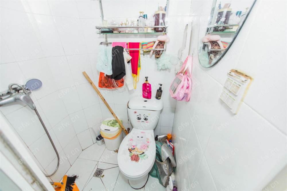 village 经典room房 东边户 全明 精装修！