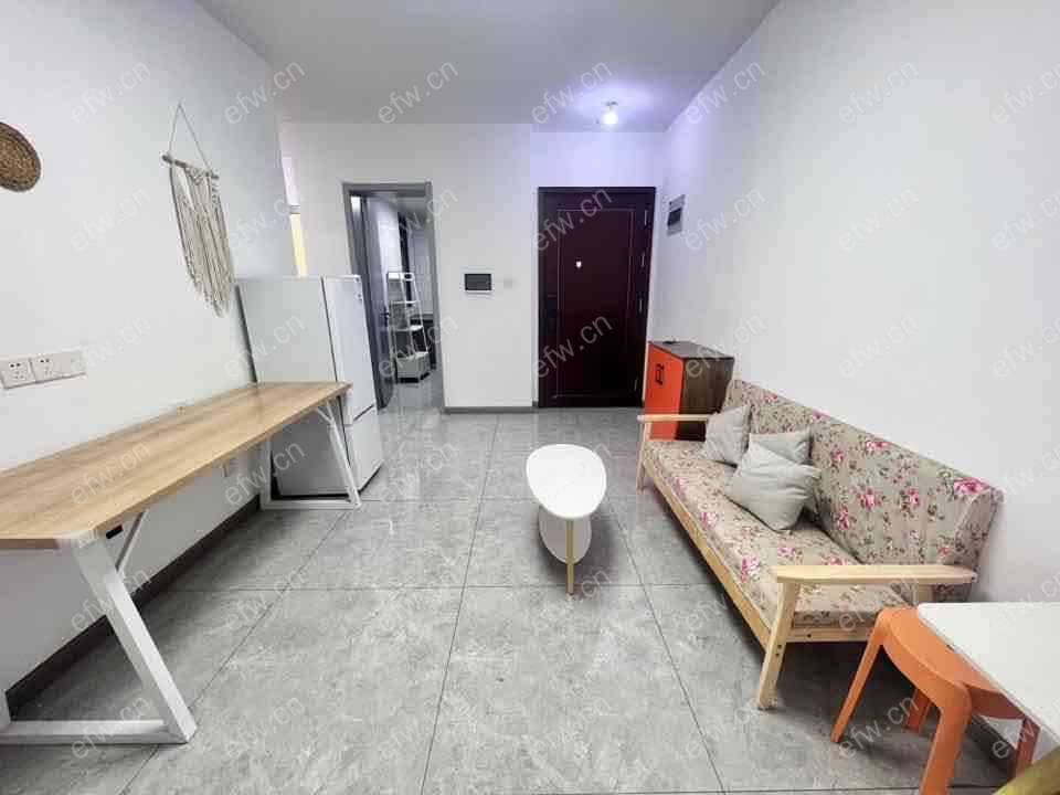两室两厅 次新小区 诚心出租