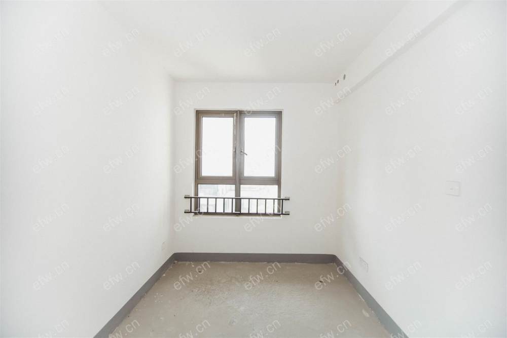 华发首府二期中叠毛坯三层电梯入户