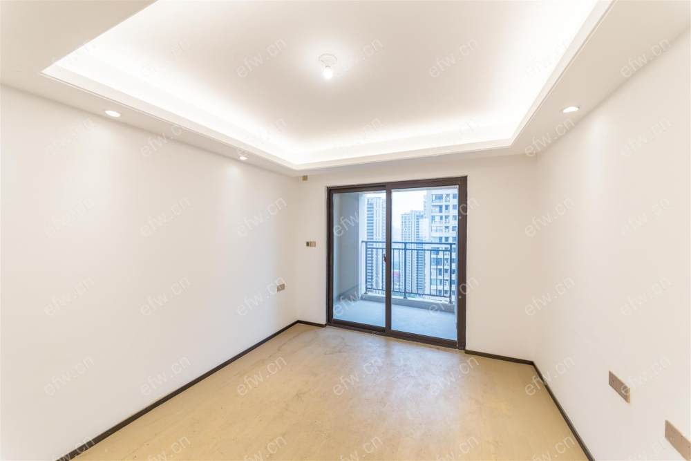 village room房 全明户型 另送家电
