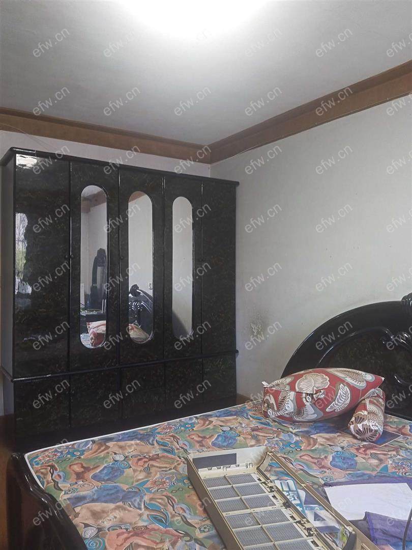 芦庄六区老式精装两室一厅拎包入住。。。。看房提前30左右联系房东