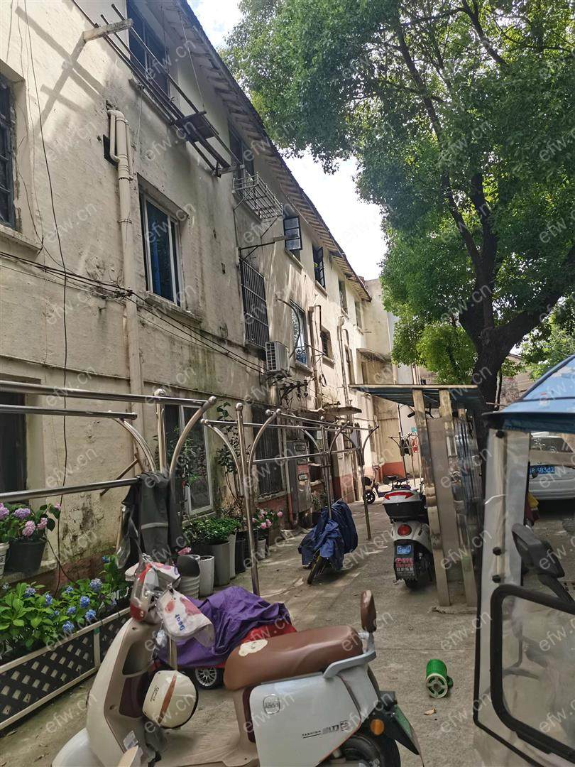 一房朝南 合用厨房 没有卫生间